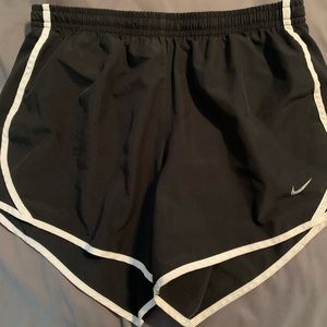 4 pair of Nike running shorts